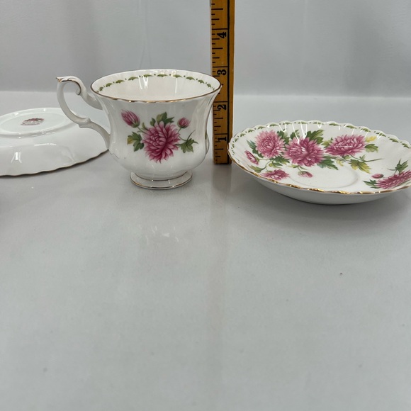 Royal Albert Tea Set - Picture 12 of 12